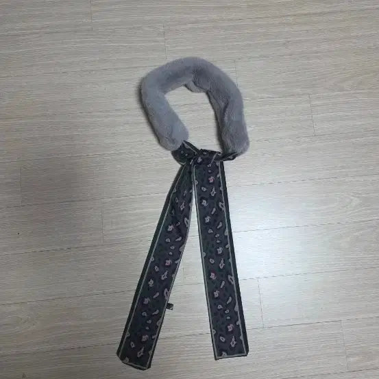 [BUNJANG] Lace Ribbon Faux Fur Scarf / 블루레이스 퍼 목도리
