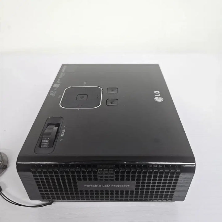 [BUNJANG] LG Portable MiniBeam Projectors (Various Models) / LG 미니빔 프로젝터 여러가지 팝니다.
