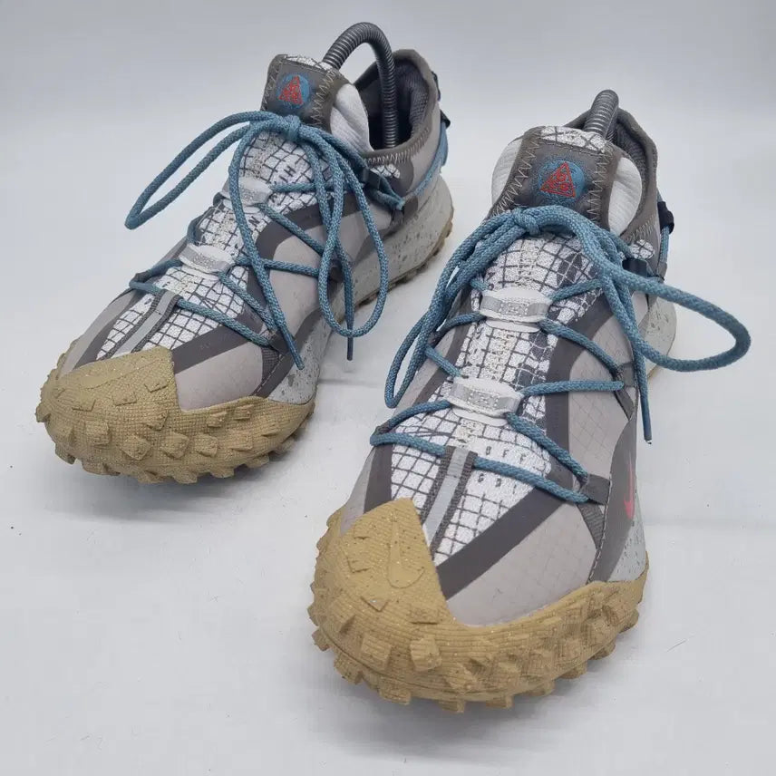 [BUNJANG] Nike ACG Mountain Fly Gore-Tex SE College Grey Fire Red Sneakers (260mm) / 나이키 ACG 마운틴 플라이 로우 고어텍스 SE 컬리지 260mm