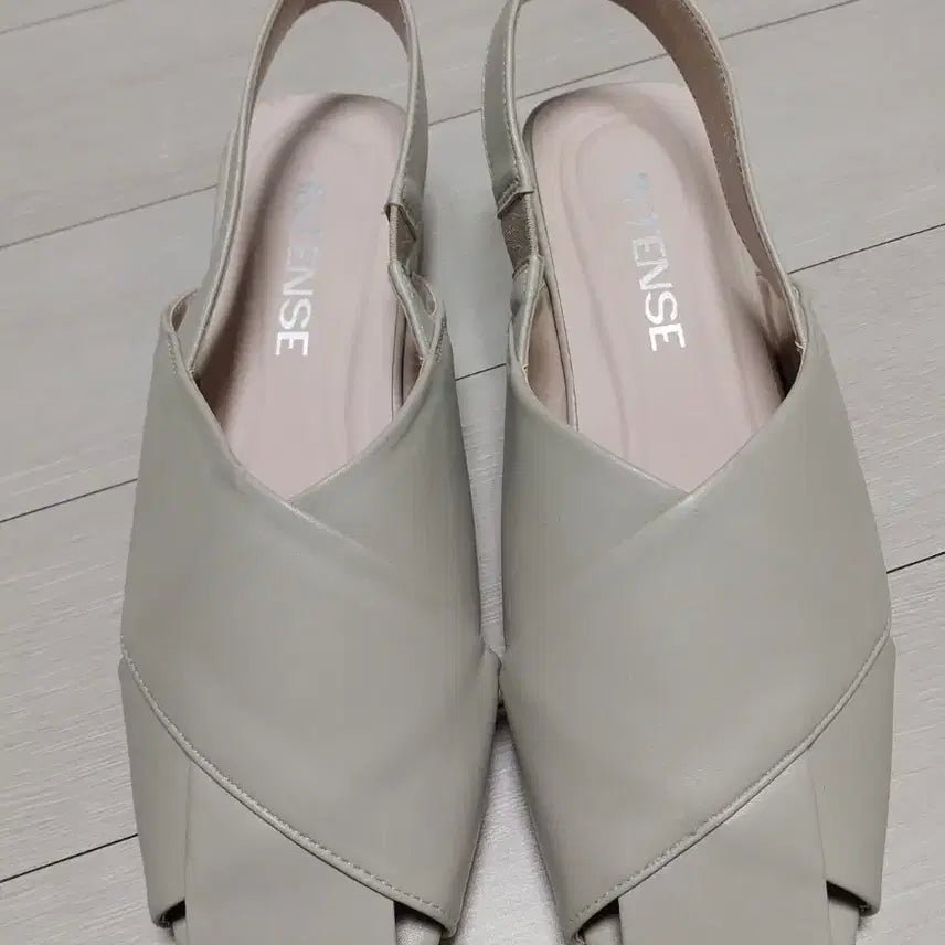 [SOLD OUT] 엘칸토 인텐스 여성 뮬 슬링백 245