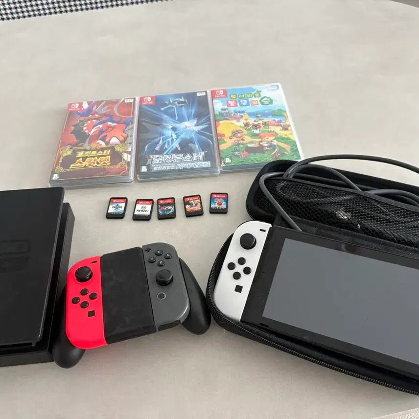 [BUNJANG] Nintendo Switch Console Bundle with Multiple Games / 닌텐도 스위치 게임칩 다수 포함(동숲, 포켓몬)
