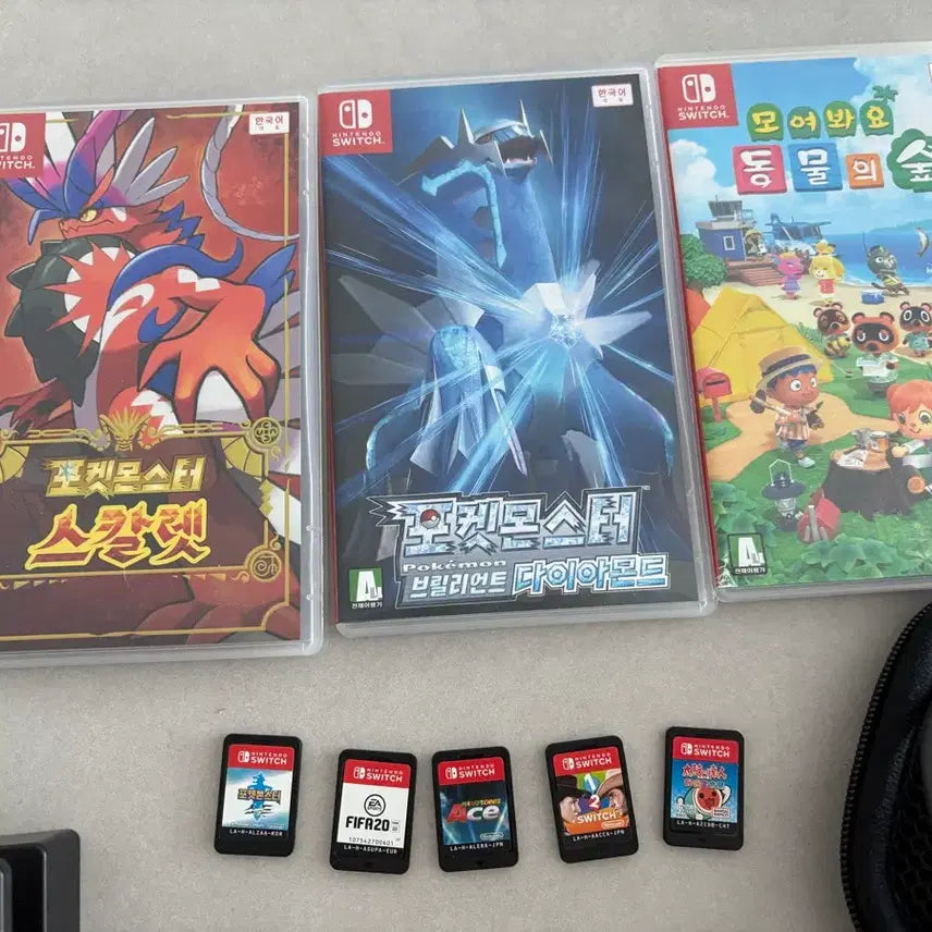 [BUNJANG] Nintendo Switch Console Bundle with Multiple Games / 닌텐도 스위치 게임칩 다수 포함(동숲, 포켓몬)