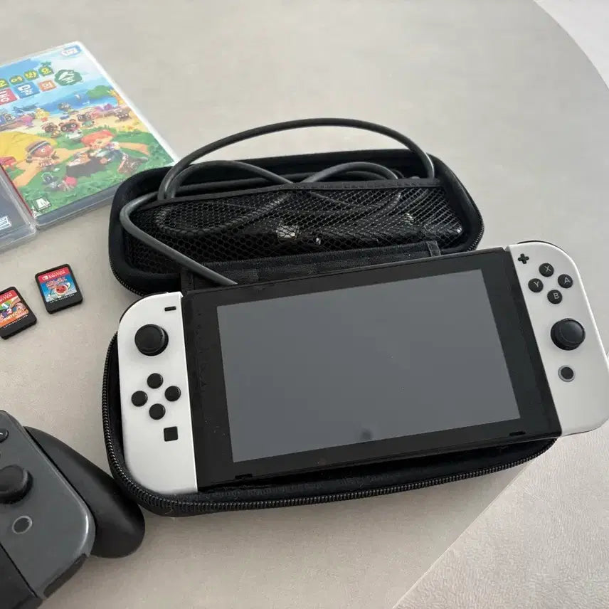 [BUNJANG] Nintendo Switch Console Bundle with Multiple Games / 닌텐도 스위치 게임칩 다수 포함(동숲, 포켓몬)