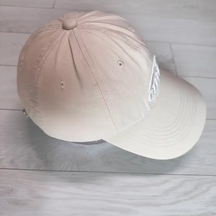 [BUNJANG] Emis Beige Logo Embroidered Ball Cap / 이미스 베이지 볼캡 E17-21
