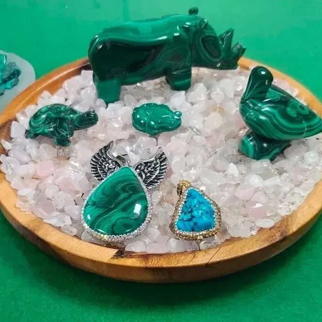 [BUNJANG] Malachite and Lapis Lazuli Stone Carvings, Pendants, Sphere Bundle Set / 말라카이트 원석 조각상 및 펜던트, 수정자갈 등 일괄
