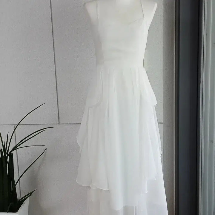 [BUNJANG] White Long Dress with Thin Straps and Flare Skirt / 화이트원피스