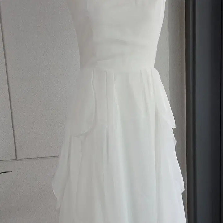 [BUNJANG] White Long Dress with Thin Straps and Flare Skirt / 화이트원피스