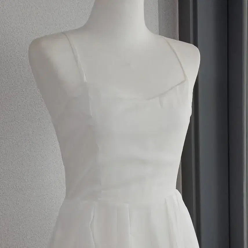 [BUNJANG] White Long Dress with Thin Straps and Flare Skirt / 화이트원피스