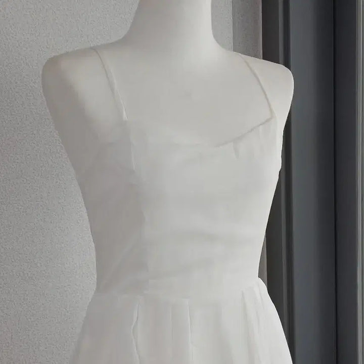 [BUNJANG] White Long Dress with Thin Straps and Flare Skirt / 화이트원피스