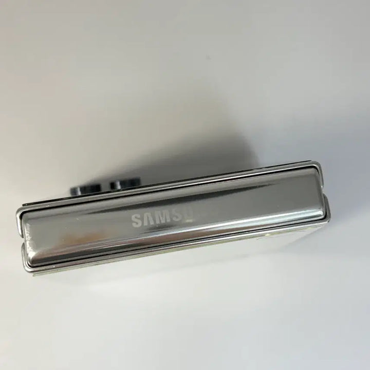 [BUNJANG] Samsung Galaxy Z Flip 5 5G 256GB White (A+ Grade) / (200) 특가 갤럭시Z플립5 5G 256G 화이트 A+급