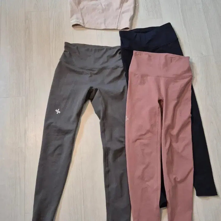 [BUNJANG] Xexymix Yoga Wear Set (Top x1, Leggings x3) / 운동복 세트 (상의1, 하의3)