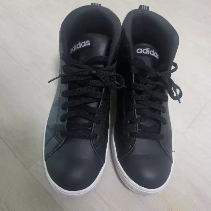 [BUNJANG] Adidas Valid Clin Mid High-Top Sneakers / 아디다스 발클린 미드 하이탑 운동화 2회착용 270