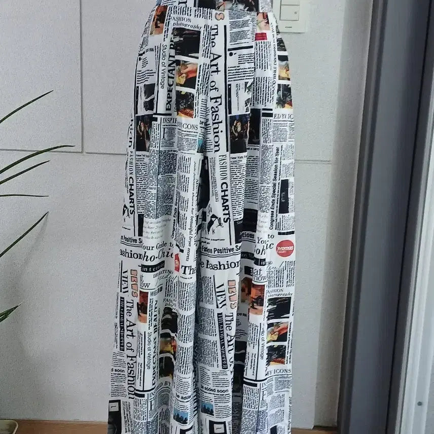 [BUNJANG] Newspaper Print Wide Pants / 신문디자인바지