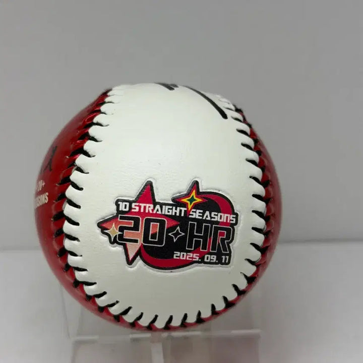 [BUNJANG] Choi Jeong 20*10 Home Run Commemorative Ball Autographed Ball / SSG랜더스 최정 20*10 홈런 기념구 친필 싸인볼