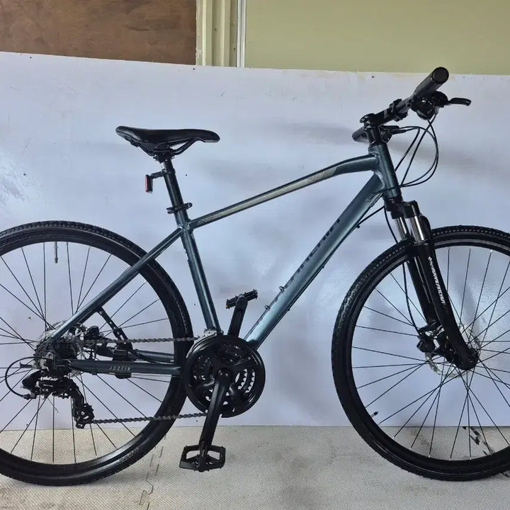 [BUNJANG] 2025 Samchuly Appalanchia 700C Justin 21D Hybrid Bicycle / 2025년형 삼천리 아팔란치아 700C 저스틴 21D 하이브리드 자전거.