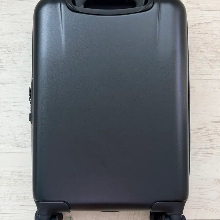 [BUNJANG] SUITSUIT Black Gold Special Edition 20-inch Carry-on Luggage with Box and Keyring / 수잇수잇 블랙 골드 스페셜 에디션 20인치 캐리어 (박스/키링
