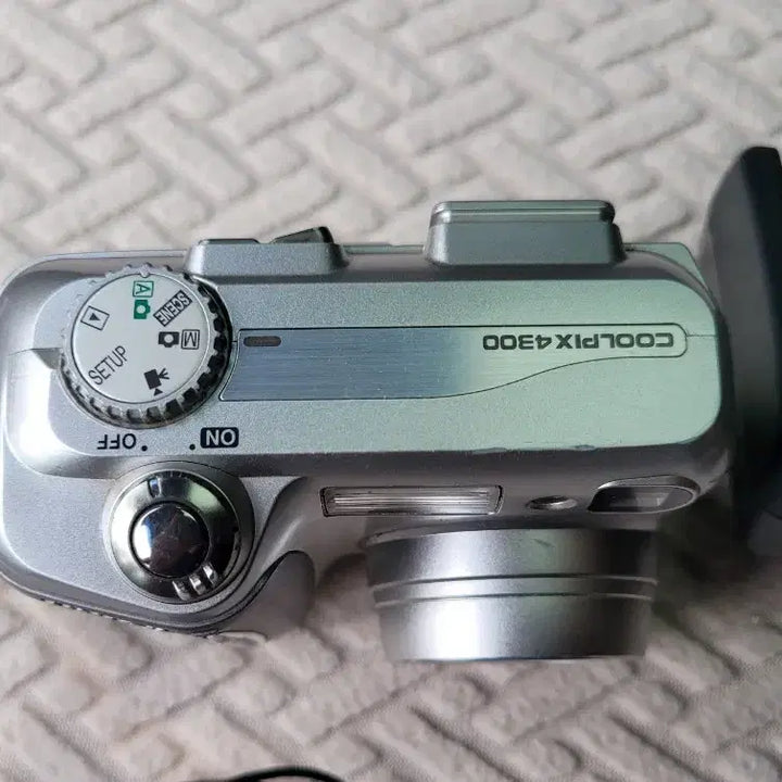 [BUNJANG] Nikon Coolpix 4300 Digital Camera with Battery Charger Set / 니콘 쿨픽스 4300 카메라 + 배터리 충전기 세트