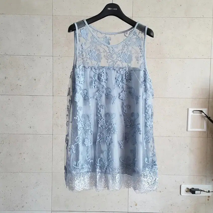 [BUNJANG] Sora Color Lace Sleeveless Top T-Shirt / 레이스 민소매 탑 티셔츠 슬리브리스