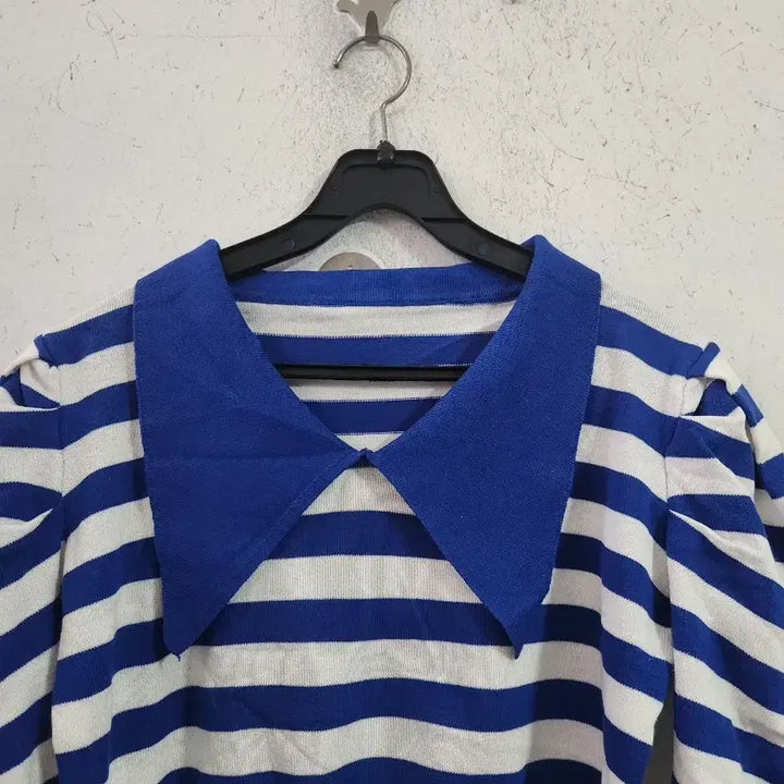 [BUNJANG] Striped Collar Knit - Blue / 스트라이프 패턴 칼라 니트 블루