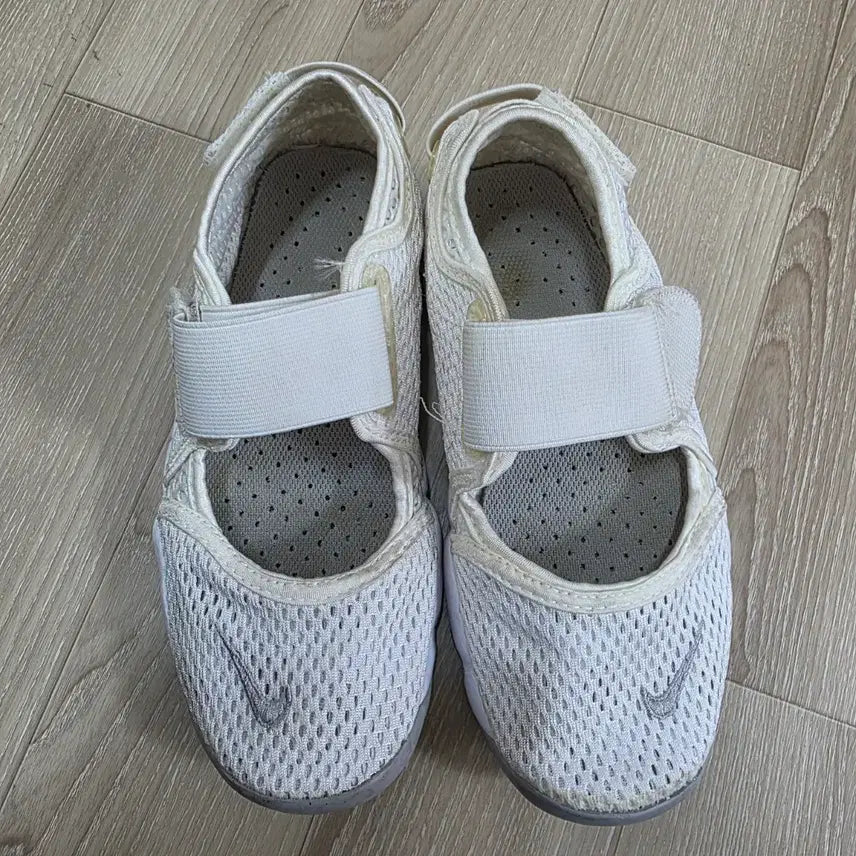 [BUNJANG] Nike Air Rift White Sneakers / 나이키 에아리프트 화이트