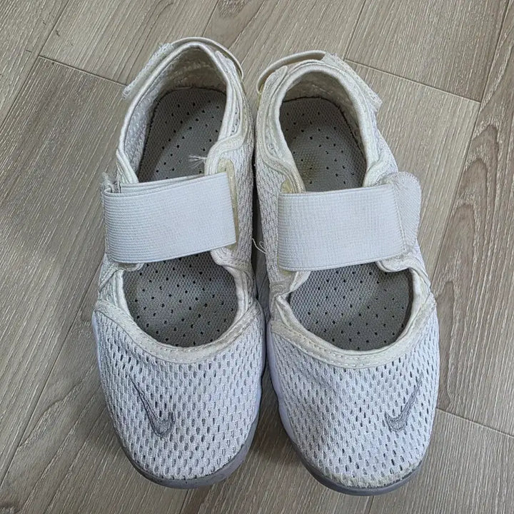[BUNJANG] Nike Air Rift White Sneakers / 나이키 에아리프트 화이트
