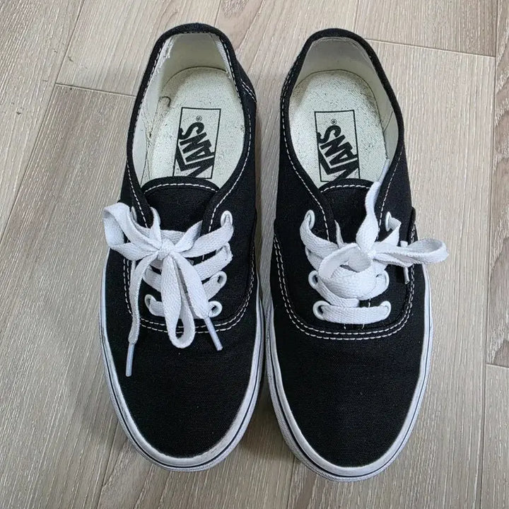 [BUNJANG] Vans Authentic Black Sneakers / 반스 어센틱 블랙 스니커즈