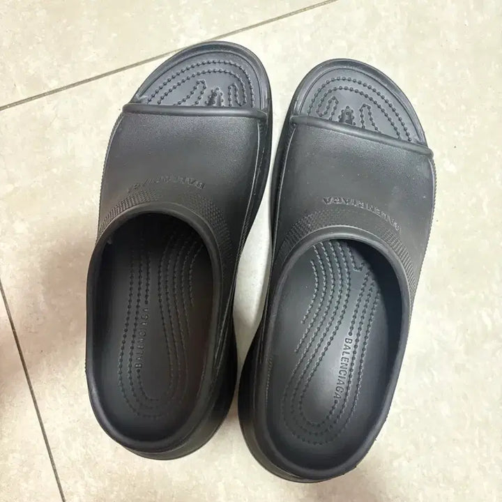 [BUNJANG] Balenciaga x Crocs Full Slide Mule / 발렌시아가 x 크록스 풀 슬라이드 뮬 677386W1S8E1000