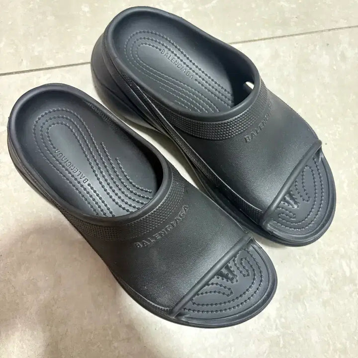 [BUNJANG] Balenciaga x Crocs Full Slide Mule / 발렌시아가 x 크록스 풀 슬라이드 뮬 677386W1S8E1000