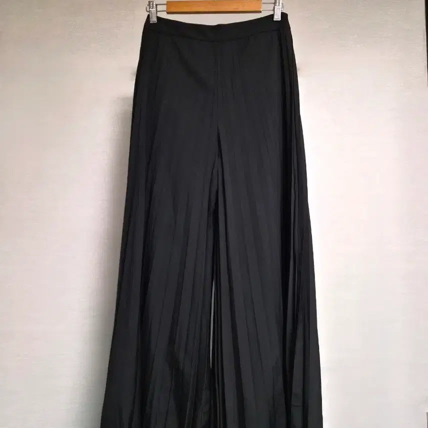 [BUNJANG] Chic Pleated Wide Pants / 새옷 블랙 쉬크한 플리츠 와이드 팬츠