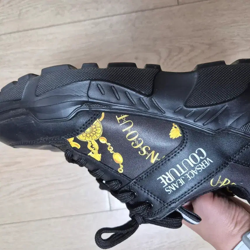 [BUNJANG] Versace Jeans Couture Speed Track Barocco Print Sneakers Black Gold / 베르사체 진 꾸뛰르 스피드트랙바로코 프린트 블랙골드 정품 박스x 280