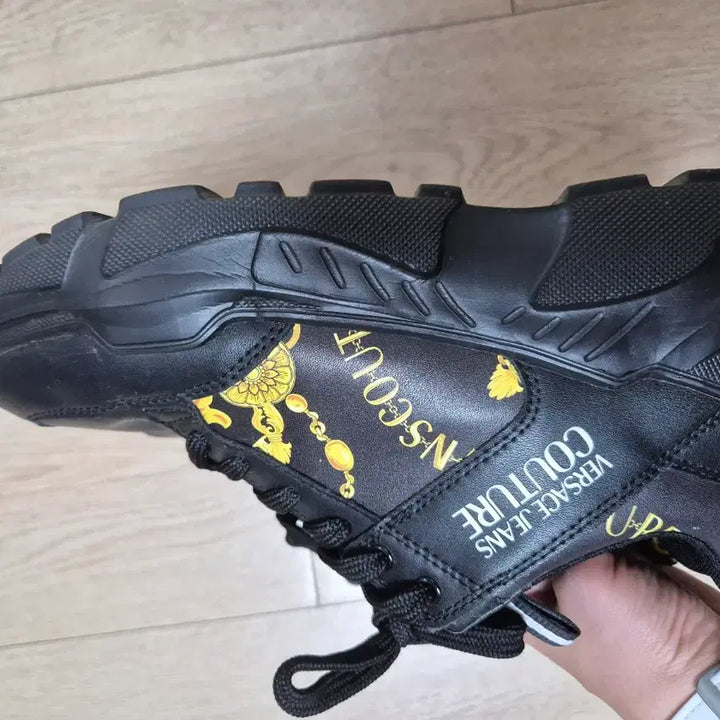 [BUNJANG] Versace Jeans Couture Speed Track Barocco Print Sneakers Black Gold / 베르사체 진 꾸뛰르 스피드트랙바로코 프린트 블랙골드 정품 박스x 280