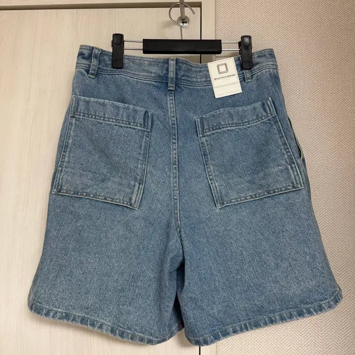 [BUNJANG] Wooyoungmi 22SS One-Tuck Wide Denim Shorts Light Wash / (48) 22ss 우영미 원턱 와이드 데님 쇼츠 연청