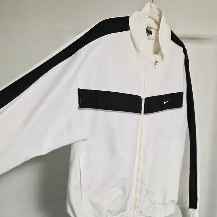 [BUNJANG] Nike Windbreaker Jacket XL White/Black / 나이키 바람막이 XL (화이트/블랙)