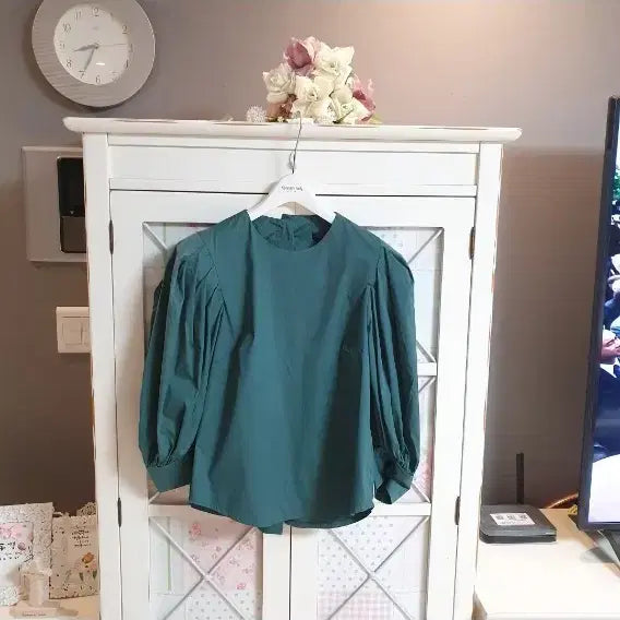 [BUNJANG] Zara Green Volume Sleeve Blouse (Size 55) / 자라 블라우스/55