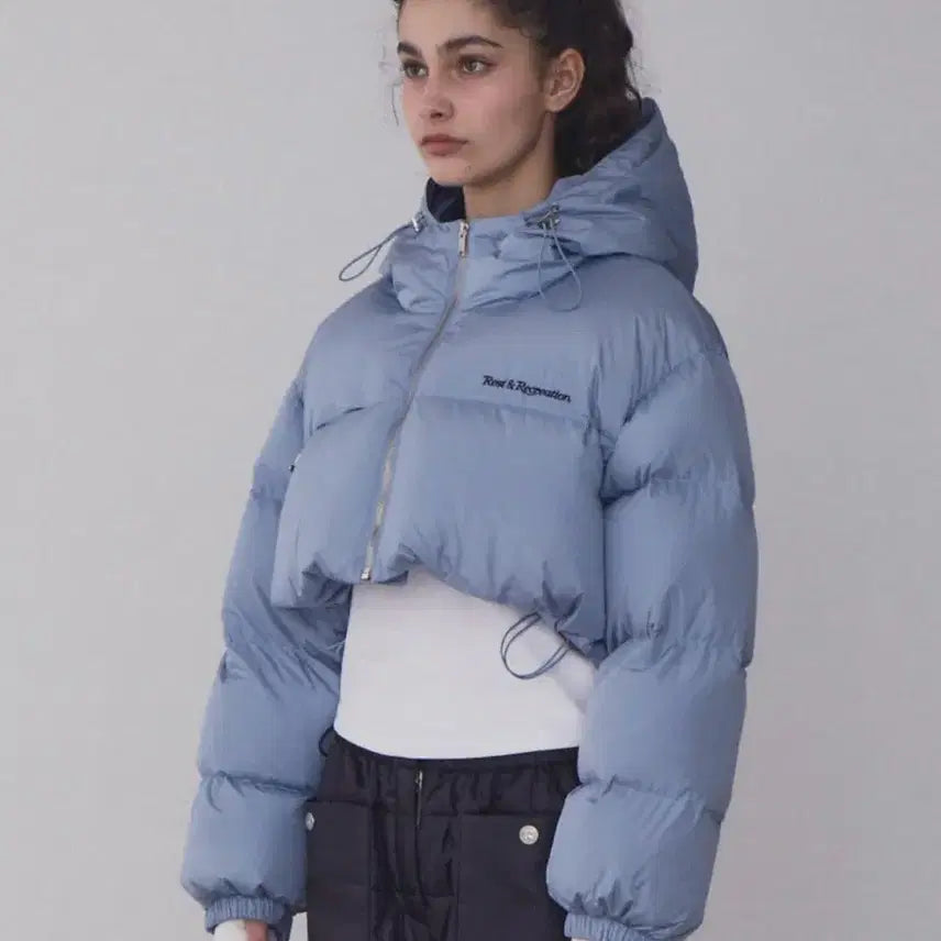 [BUNJANG] Rest and Recreation Riri Hooded Short Down Jacket / 레스트앤레크레이션 리리 후드 숏 다운 자켓 패딩