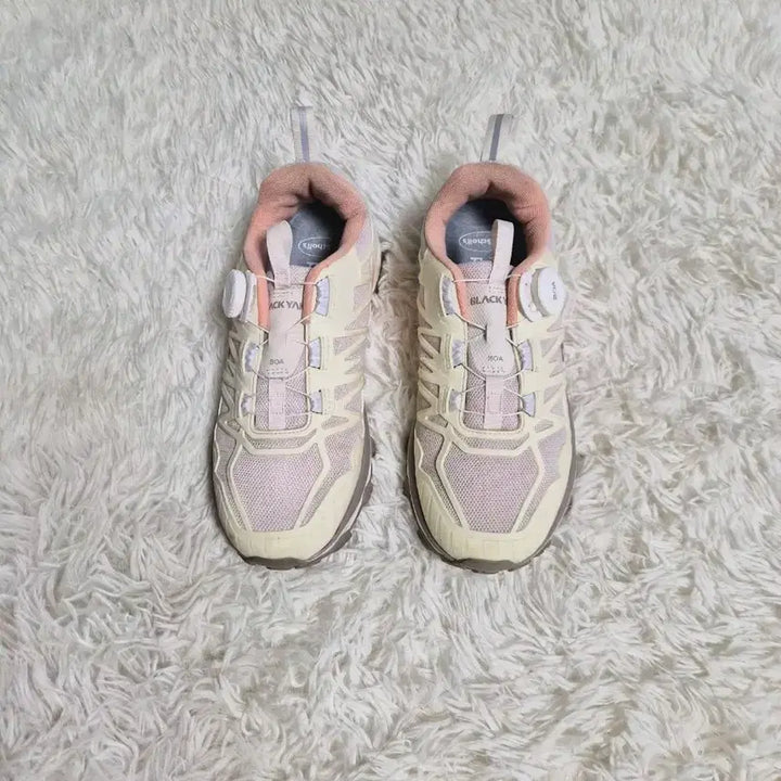 [BUNJANG] Blackyak BOA Hiking Boots Pink/Ivory 245mm / 블랙야크 BOA 등산화 245mm 핑크/아이보리