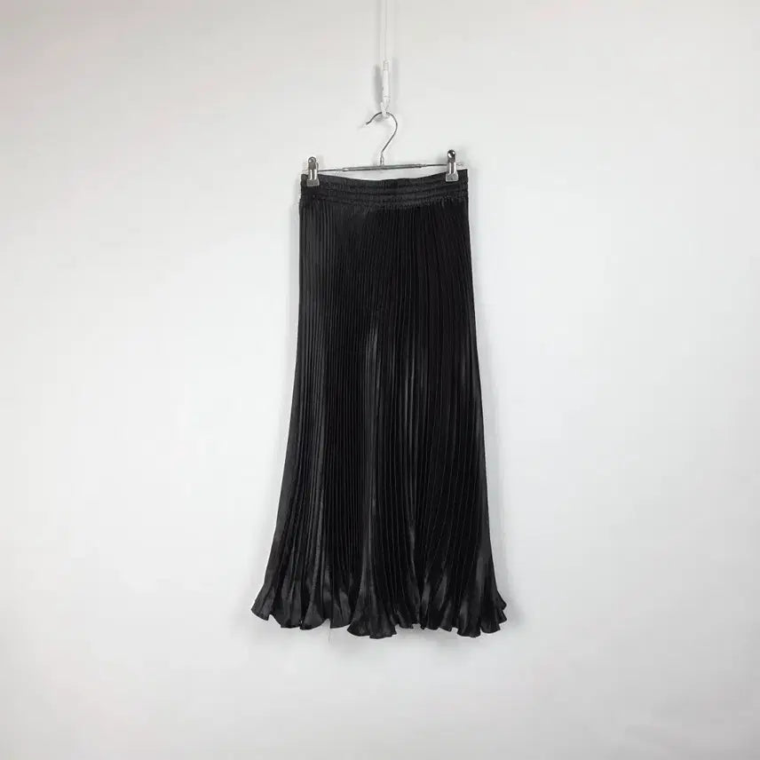 [BUNJANG] Black Pleated Long Shiny Banding Skirt / 랩 블랙 플리츠 롱 유광 밴딩 스커트 여 26-28, 260623