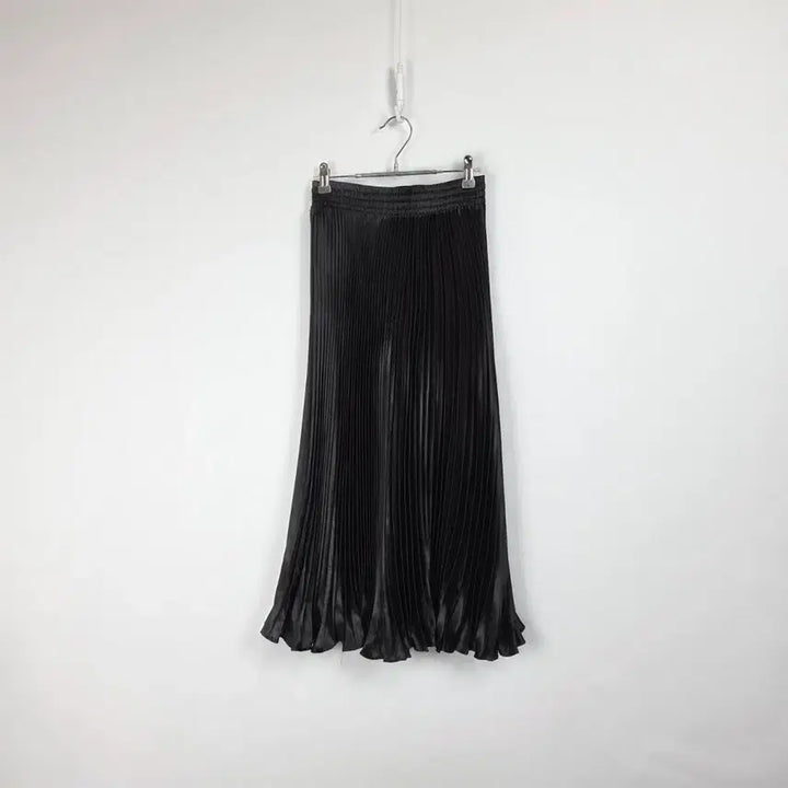 [BUNJANG] Black Pleated Long Shiny Banding Skirt / 랩 블랙 플리츠 롱 유광 밴딩 스커트 여 26-28, 260623