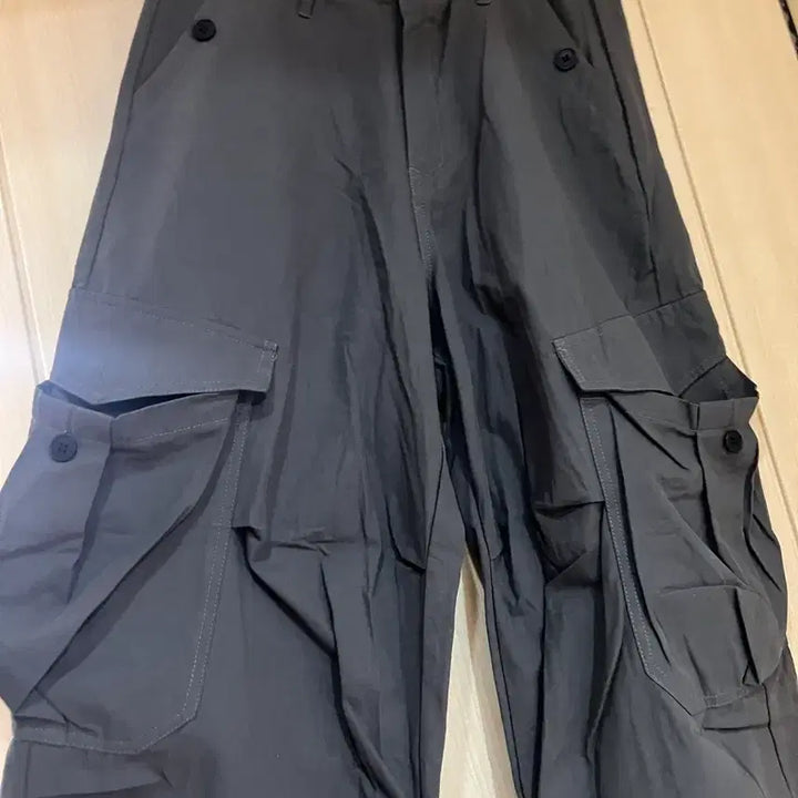 [BUNJANG] Charcoal Wide Cargo Pants / 새상품) 빅카고 단추 차콜 와이드 팬츠 통바지