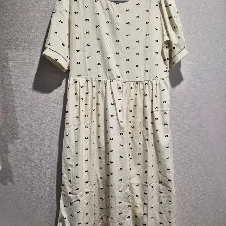 [BUNJANG] Ivory Ribbon Pattern Dress / 새옷ㅡ 아이보리 리본 패턴 원피스