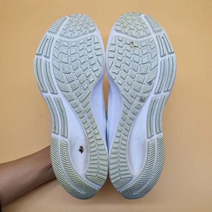 [BUNJANG] Nike Air Zoom Pegasus 37 Running Shoes (245mm) / 나이키 에어줌 페가수스 37  운동화245