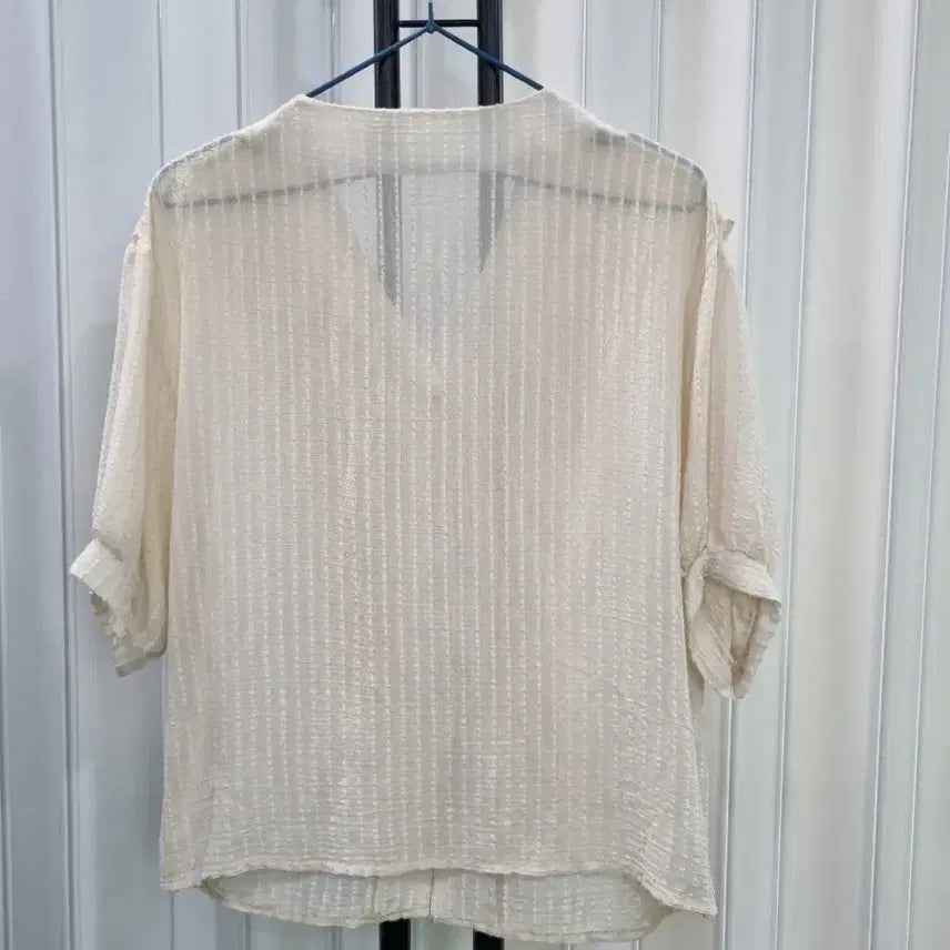 [BUNJANG] Frill Blouse Ivory / 프릴 블라우스 아이보리