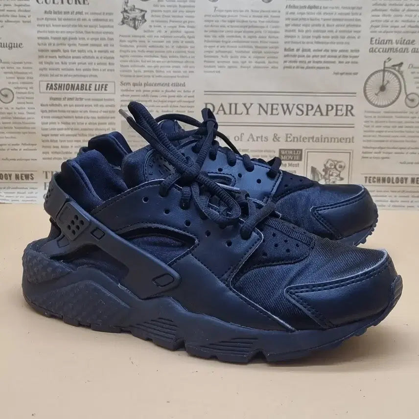 [BUNJANG] Nike Air Huarache Black Sneakers (US Women&