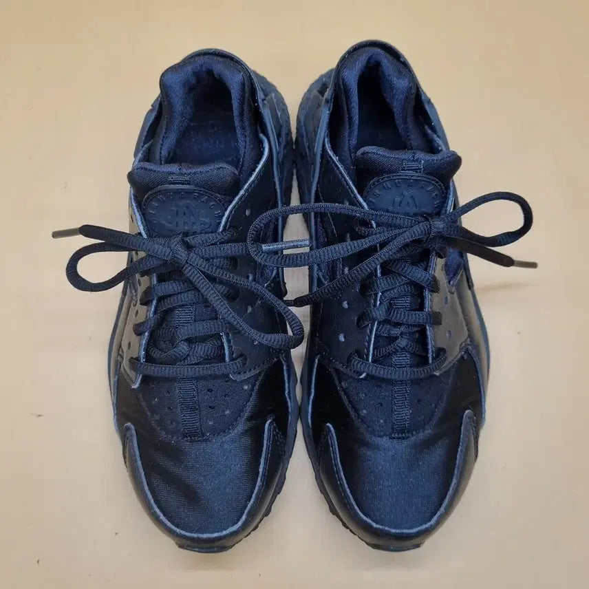 [BUNJANG] Nike Air Huarache Black Sneakers (US Women&