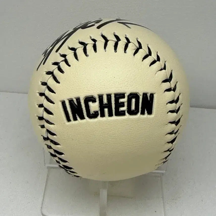 [BUNJANG] Kim Kwang-hyun SSG Landers Signed Baseball / SSG랜더스 김광현  로고볼 친필 싸인볼