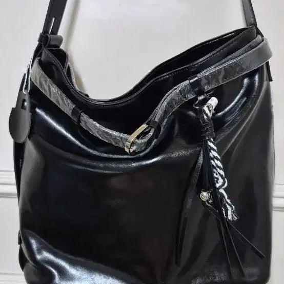 [BUNJANG] Modern Black Shoulder Bag / 모던 블랙 숄더백