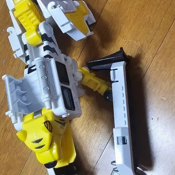 [BUNJANG] Hello Carbot Dozer Bombomb Robot Toy / 헬로카봇 도저밤밤