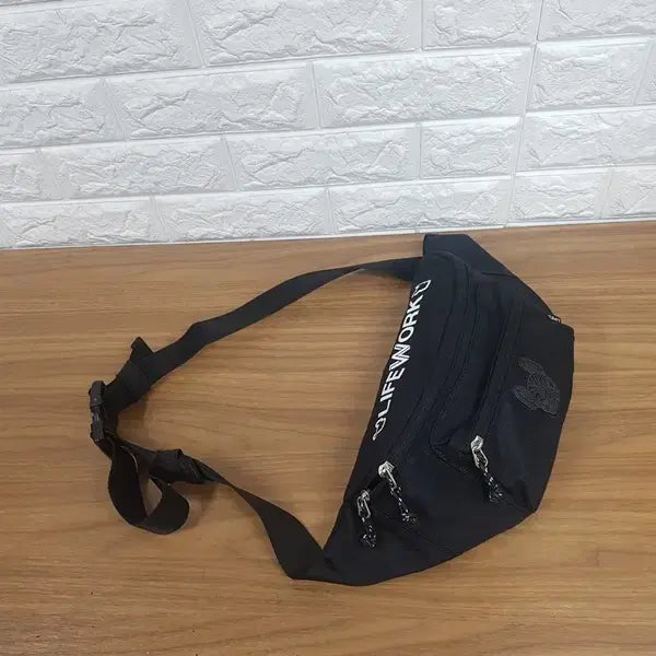 [SOLD OUT] 라이프워크 슬링백 크로스백 (남여공용)