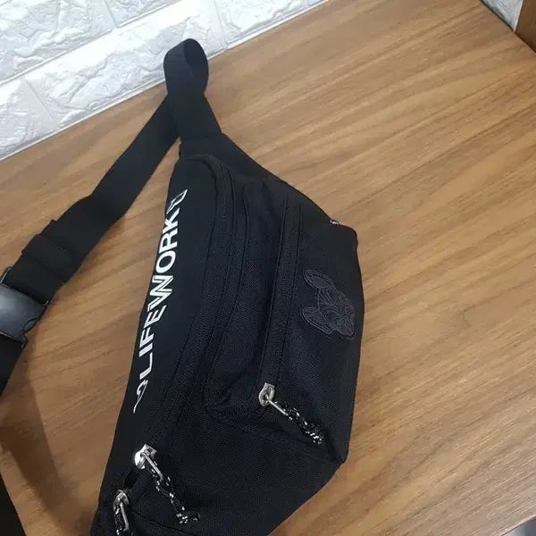 [SOLD OUT] 라이프워크 슬링백 크로스백 (남여공용)