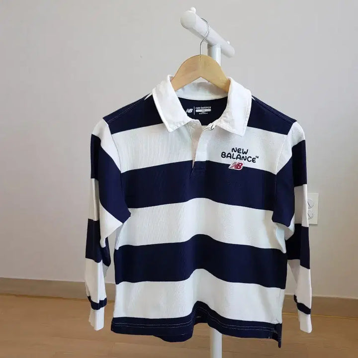 [BUNJANG] New Balance Kids Kara Stripe T-Shirt 140 / 뉴발란스키즈  카라 스트라이프 티 140